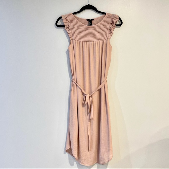 H&M Dresses & Skirts - H&M Blush/Pink Dress